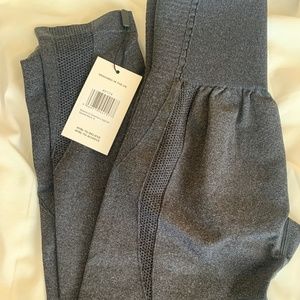 AYBL Balance V2 Seamless Leggings - Speckle Black - Small